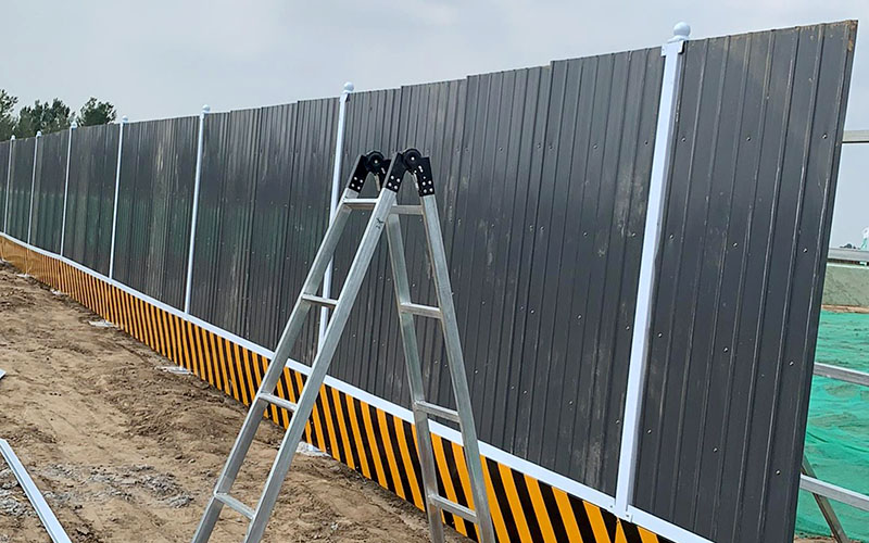 彩鋼瓦能不能用于施工圍擋很重要？彩鋼瓦圍擋施工方案！